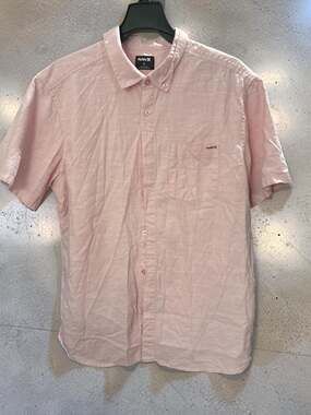 Hurley Men's One & Only Stretch Short Sleeve Woven Button Down Shirt Pink
